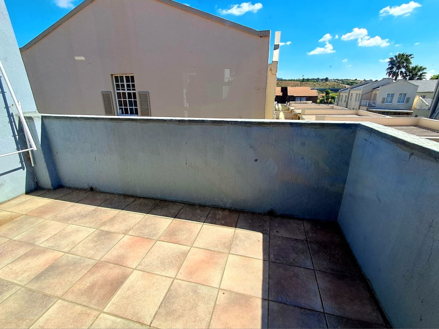 2 Bedroom Property for Sale in New Redruth Gauteng