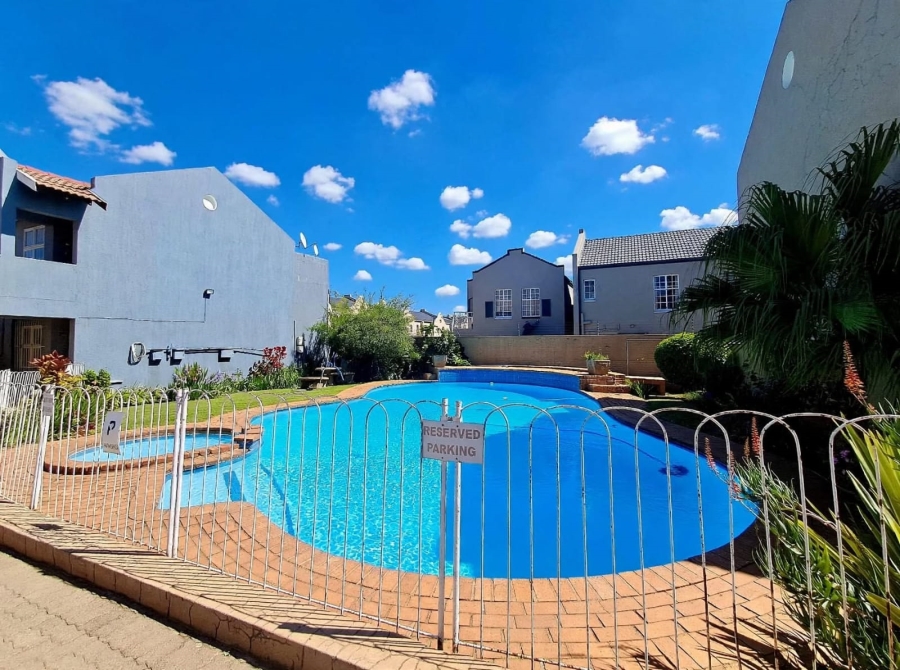 2 Bedroom Property for Sale in New Redruth Gauteng