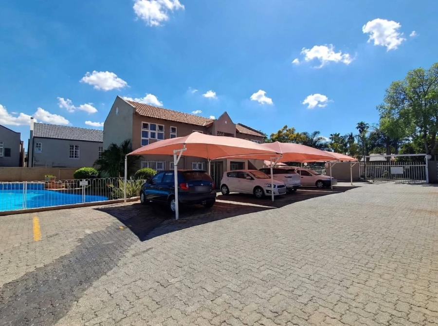 2 Bedroom Property for Sale in New Redruth Gauteng
