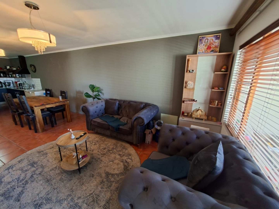 To Let 2 Bedroom Property for Rent in Northcliff Gauteng