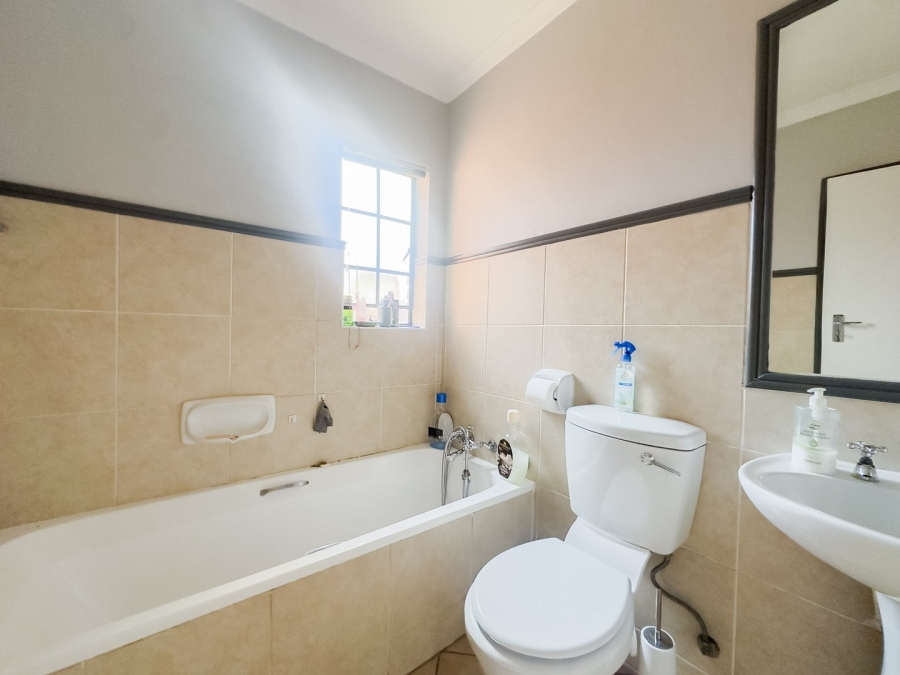 2 Bedroom Property for Sale in Equestria Gauteng