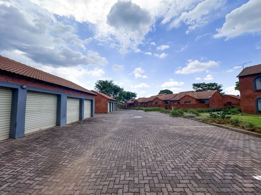 2 Bedroom Property for Sale in Equestria Gauteng