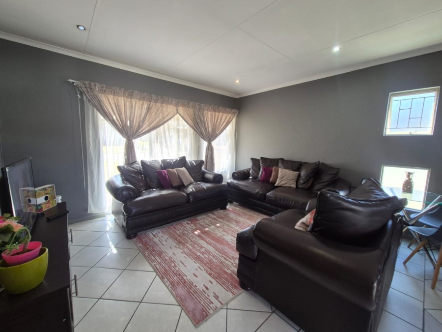 3 Bedroom Property for Sale in Albemarle Gauteng