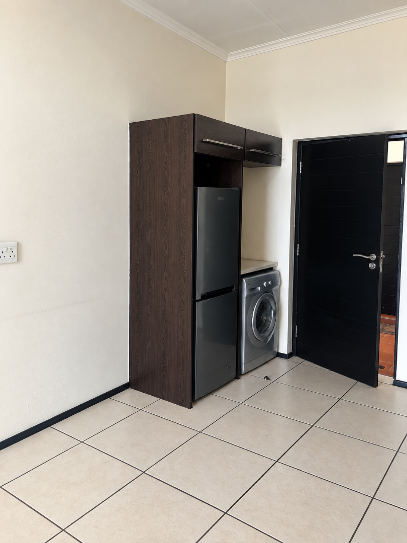 To Let 1 Bedroom Property for Rent in Modderfontein Gauteng