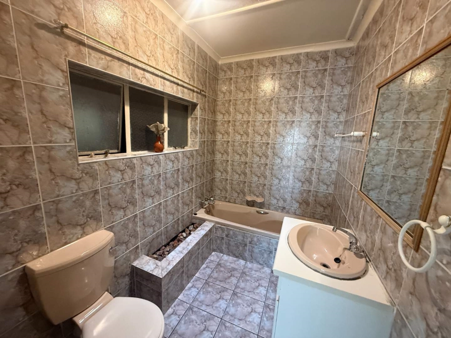 To Let 2 Bedroom Property for Rent in Florida Gauteng