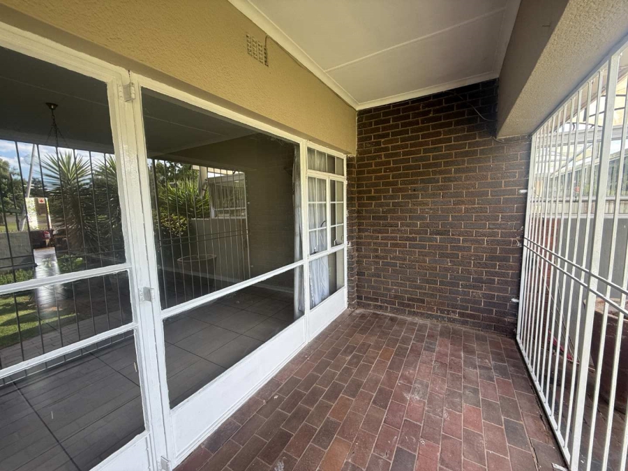 To Let 2 Bedroom Property for Rent in Florida Gauteng