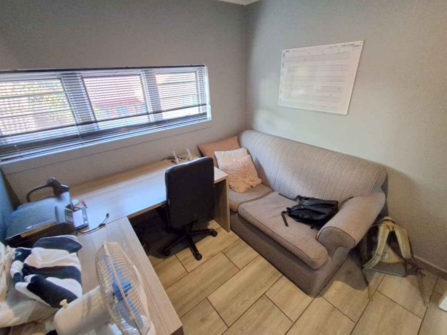 3 Bedroom Property for Sale in Die Hoewes Gauteng