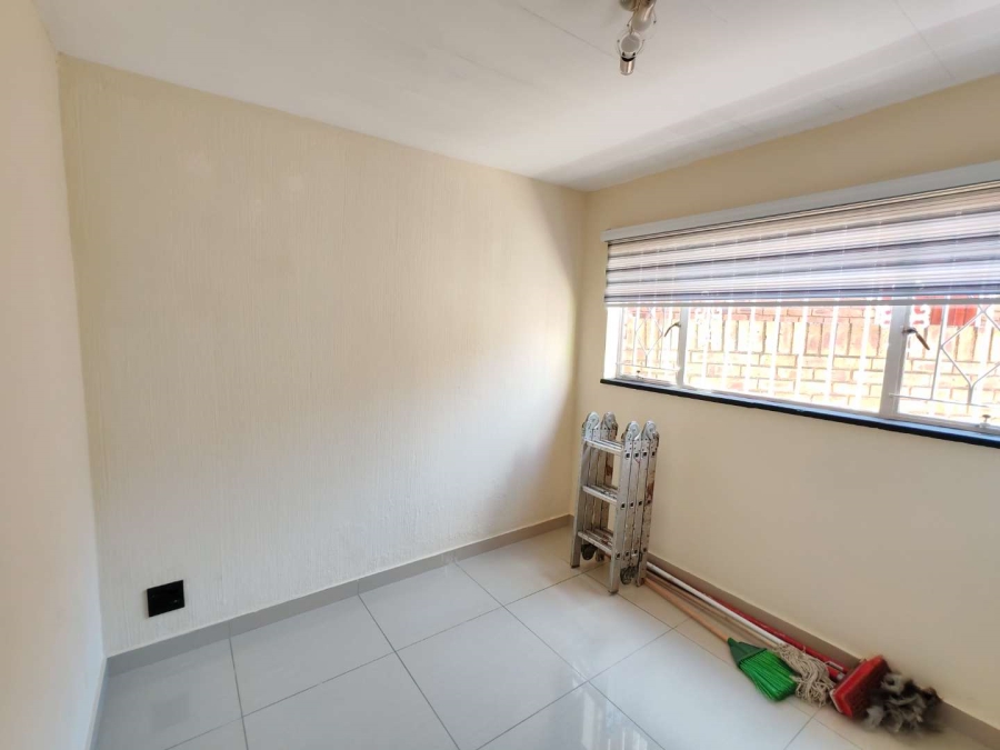 3 Bedroom Property for Sale in Bassonia Gauteng