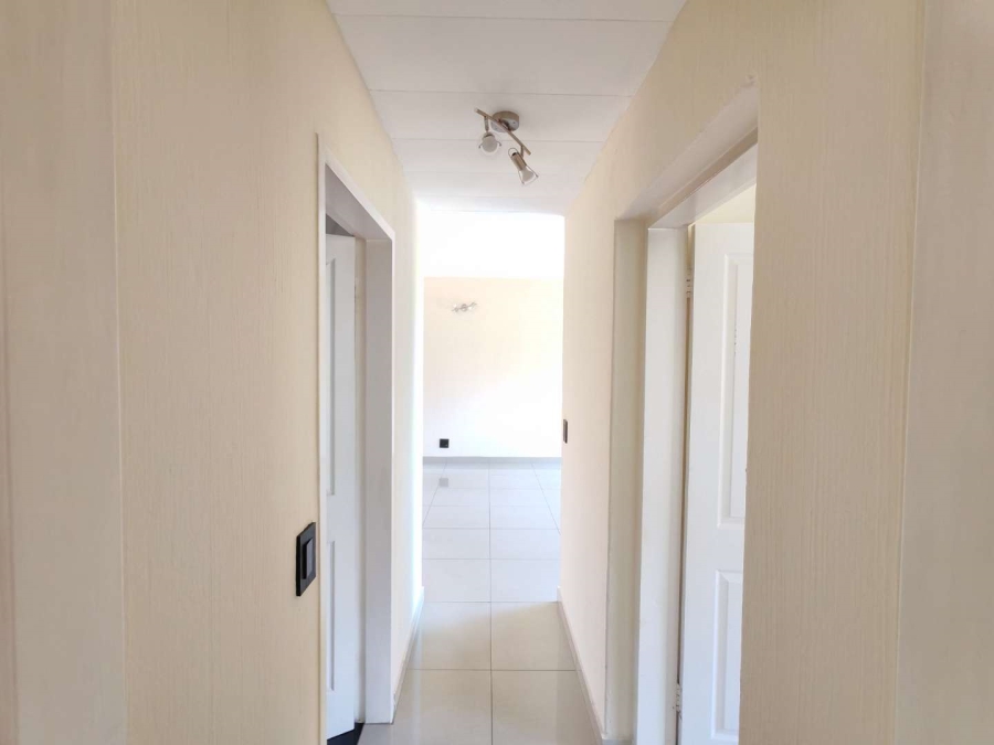 3 Bedroom Property for Sale in Bassonia Gauteng