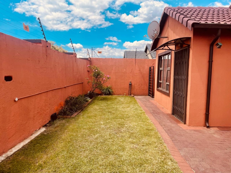 3 Bedroom Property for Sale in Roodekop Gauteng