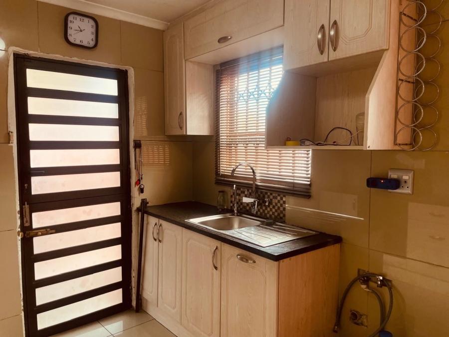 3 Bedroom Property for Sale in Roodekop Gauteng