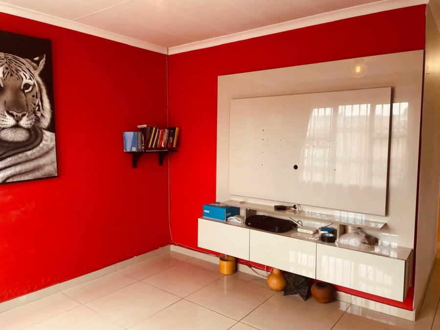 3 Bedroom Property for Sale in Roodekop Gauteng