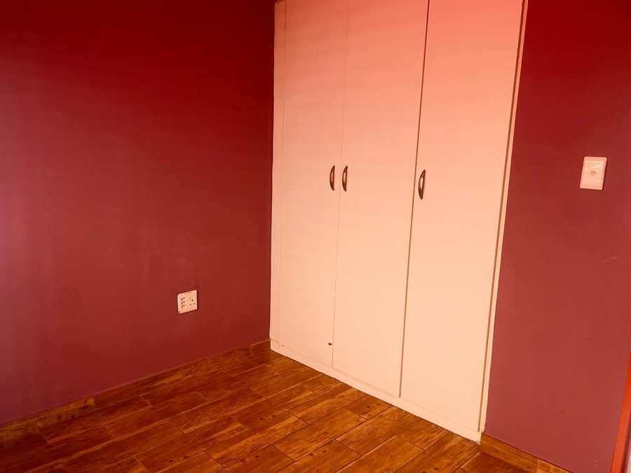 3 Bedroom Property for Sale in Roodekop Gauteng