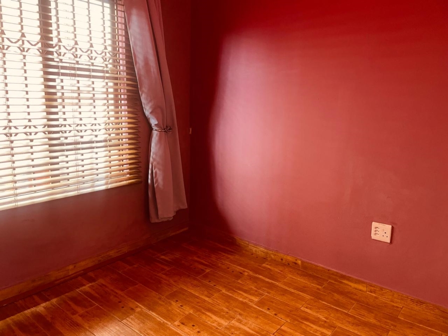 3 Bedroom Property for Sale in Roodekop Gauteng