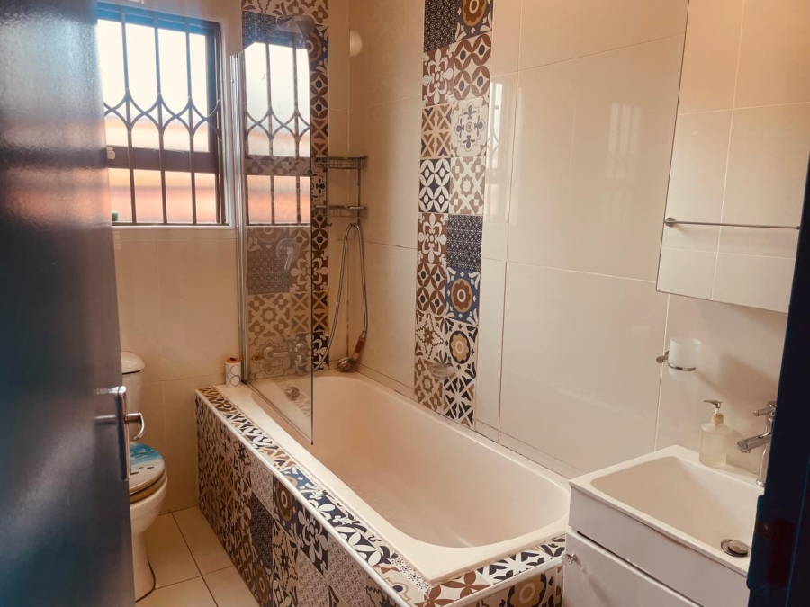 3 Bedroom Property for Sale in Roodekop Gauteng
