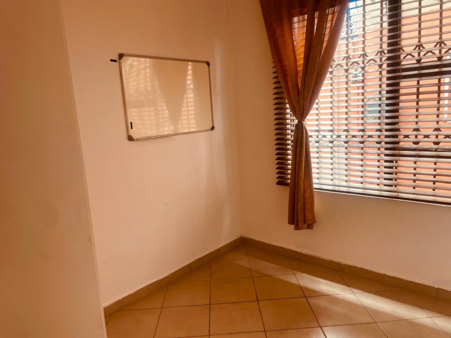 3 Bedroom Property for Sale in Roodekop Gauteng