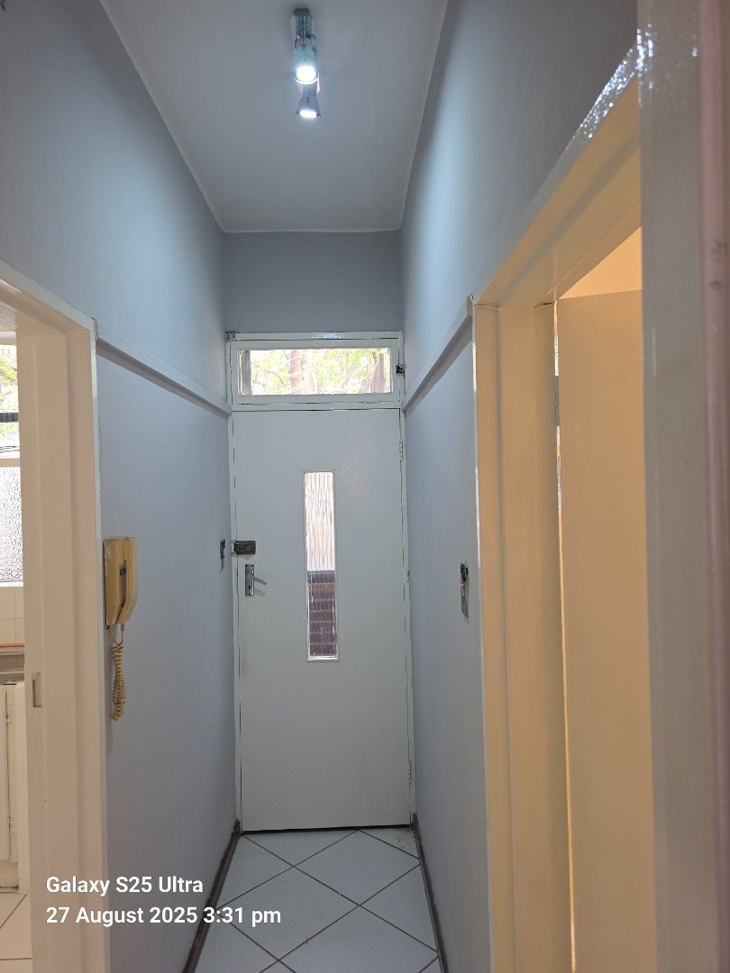 To Let 1 Bedroom Property for Rent in Rosebank Gauteng
