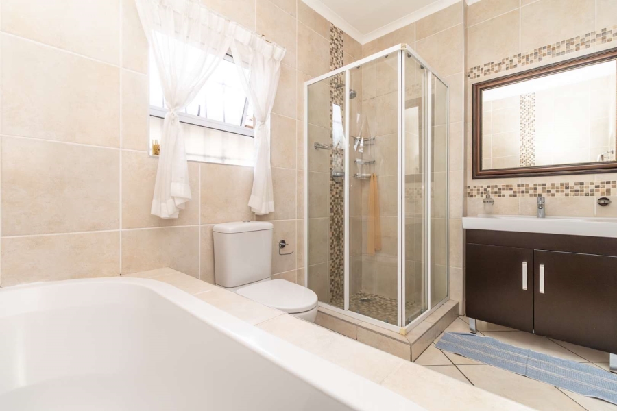 7 Bedroom Property for Sale in Morningside Manor Gauteng