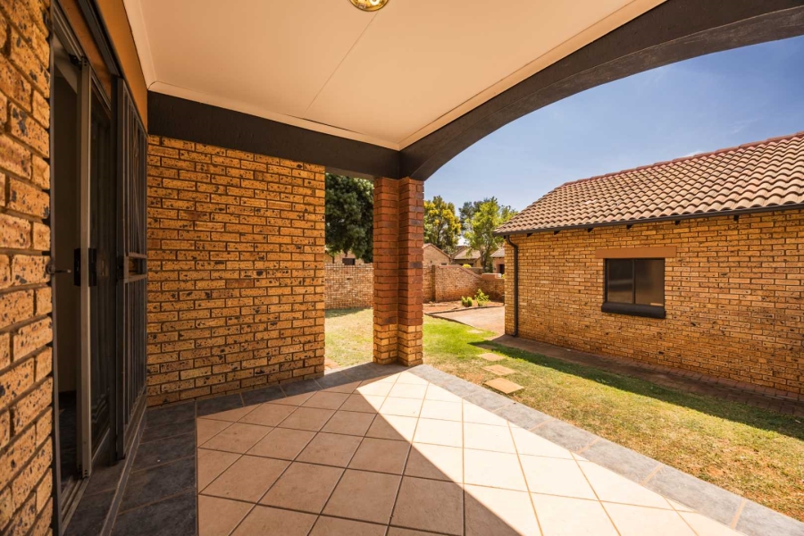 To Let 3 Bedroom Property for Rent in Equestria Gauteng