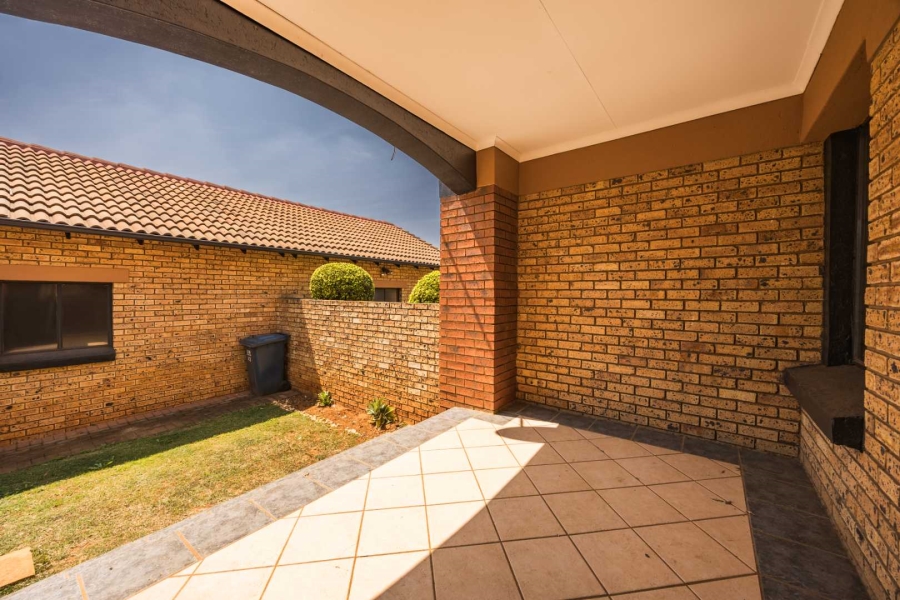 To Let 3 Bedroom Property for Rent in Equestria Gauteng