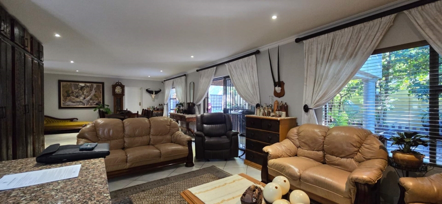3 Bedroom Property for Sale in Faerie Glen Gauteng