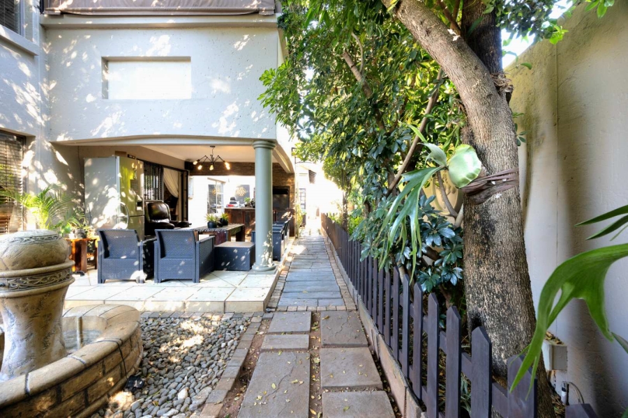 3 Bedroom Property for Sale in Faerie Glen Gauteng