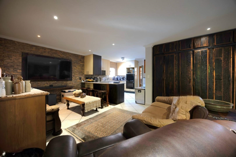 3 Bedroom Property for Sale in Faerie Glen Gauteng