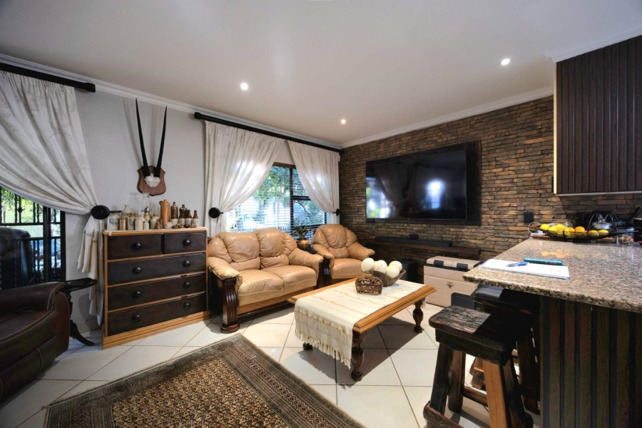 3 Bedroom Property for Sale in Faerie Glen Gauteng