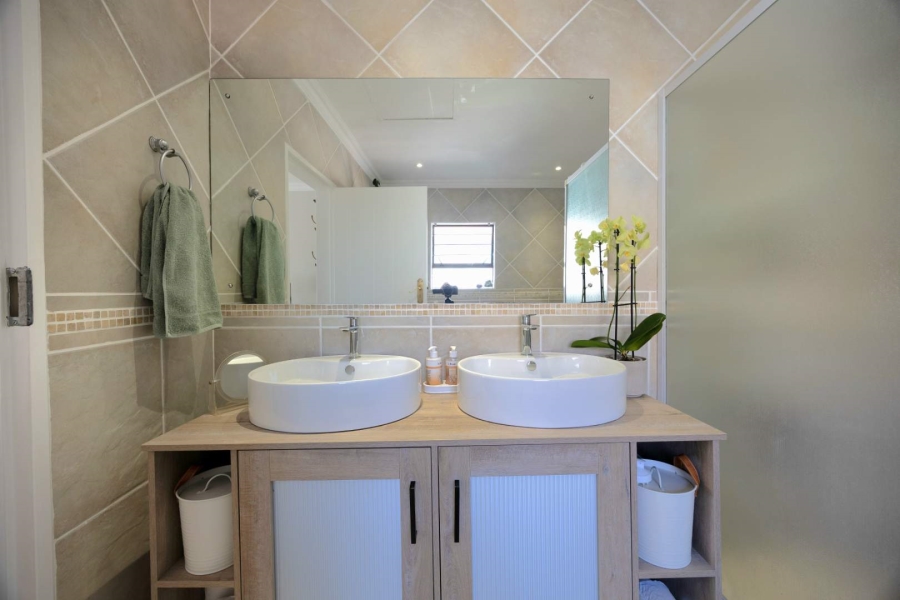 3 Bedroom Property for Sale in Faerie Glen Gauteng