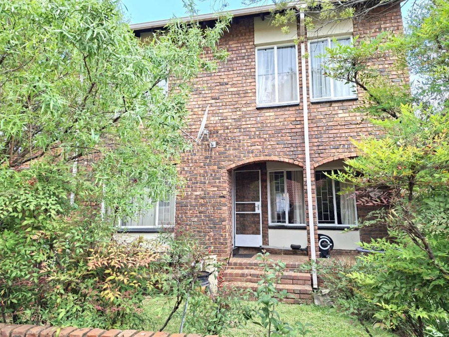 3 Bedroom Property for Sale in Faerie Glen Gauteng