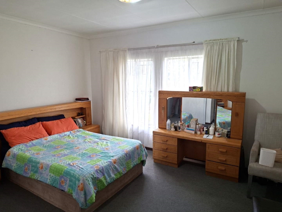 3 Bedroom Property for Sale in Faerie Glen Gauteng
