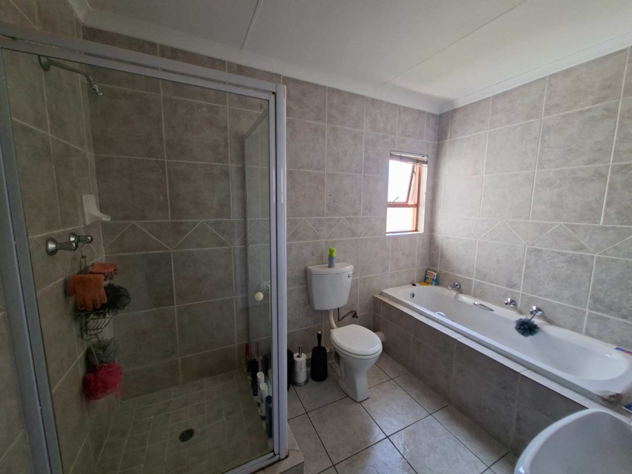 To Let 3 Bedroom Property for Rent in Randburg Gauteng