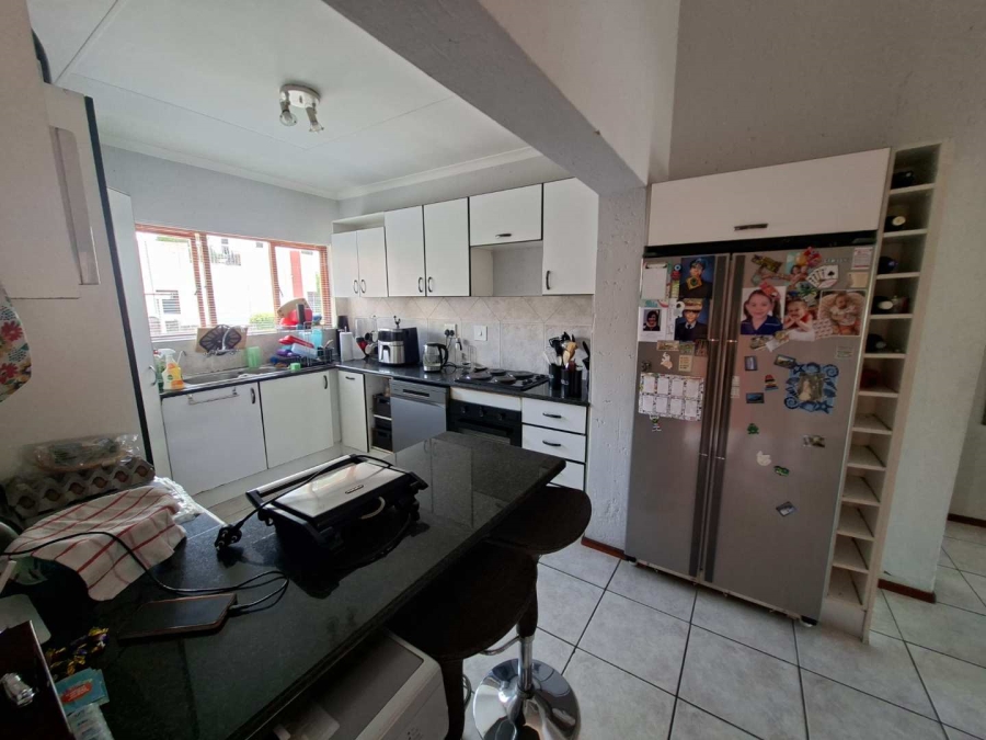 To Let 3 Bedroom Property for Rent in Randburg Gauteng