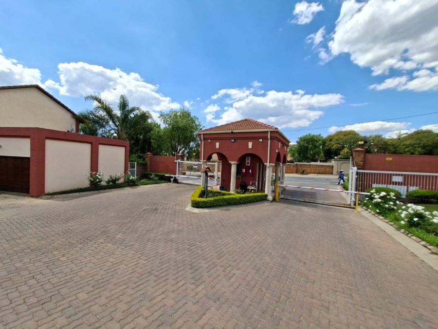 To Let 3 Bedroom Property for Rent in Randburg Gauteng