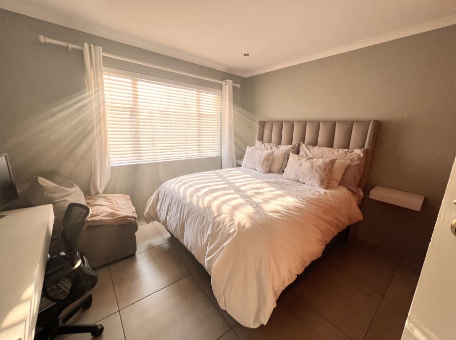 To Let 2 Bedroom Property for Rent in Sonneglans Gauteng