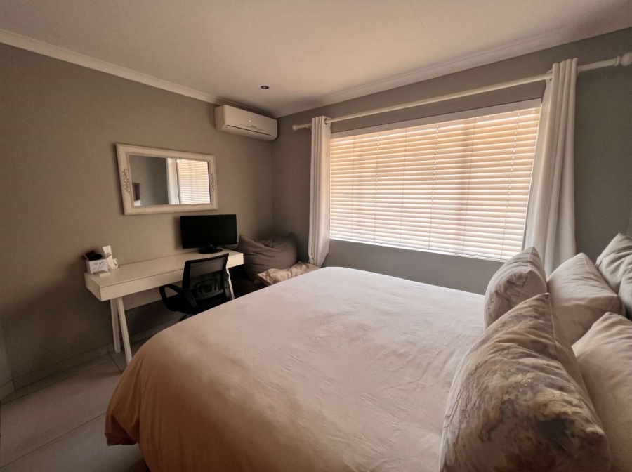 To Let 2 Bedroom Property for Rent in Sonneglans Gauteng