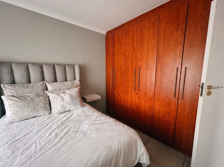 To Let 2 Bedroom Property for Rent in Sonneglans Gauteng