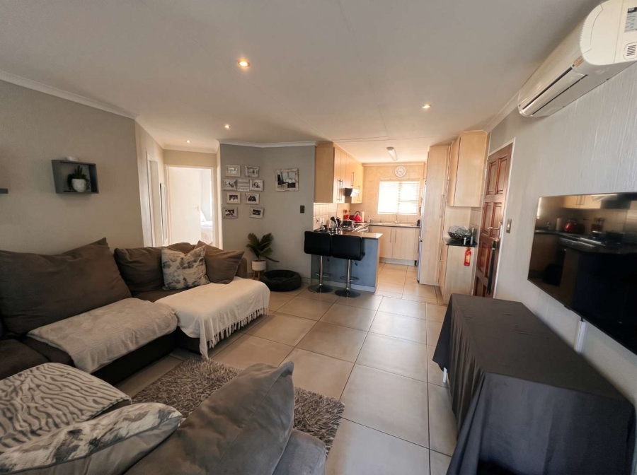 To Let 2 Bedroom Property for Rent in Sonneglans Gauteng