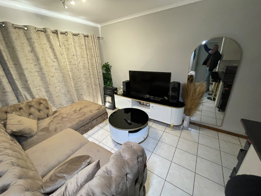 2 Bedroom Property for Sale in Esther Park Gauteng