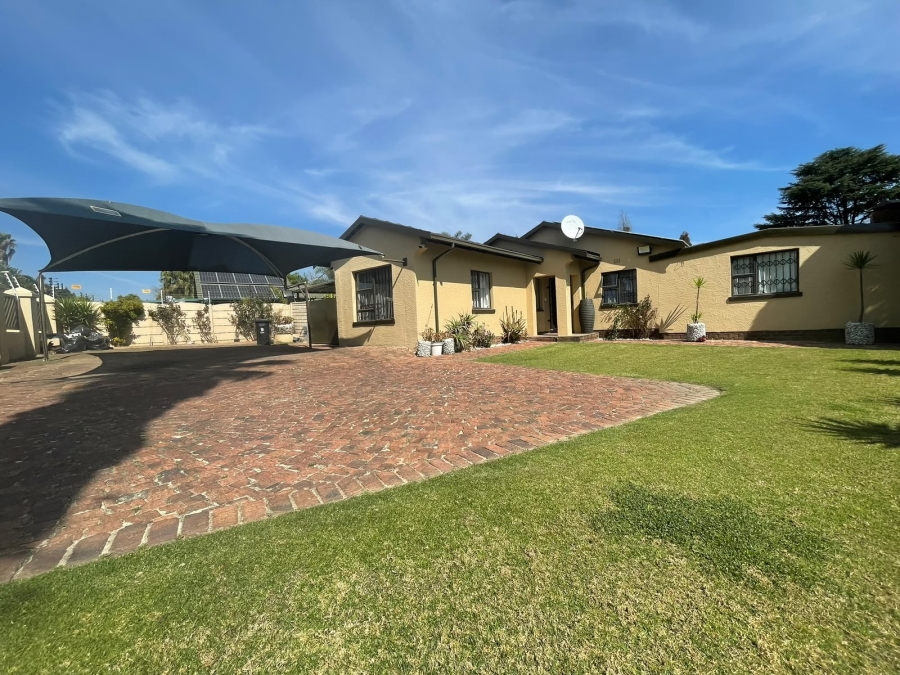 3 Bedroom Property for Sale in Edleen Gauteng