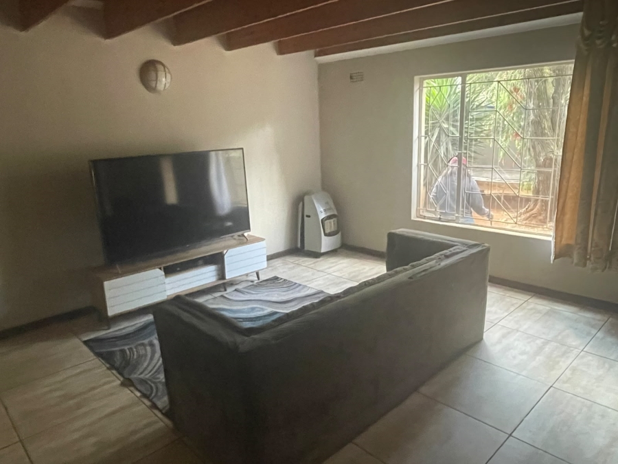 3 Bedroom Property for Sale in Rhodesfield Gauteng
