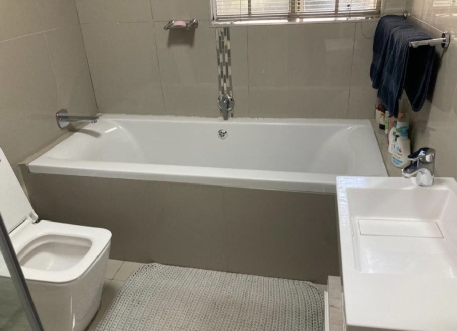 To Let 2 Bedroom Property for Rent in Morningside Gauteng
