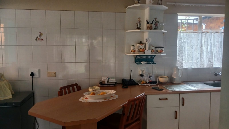 To Let 3 Bedroom Property for Rent in Beyerspark Gauteng