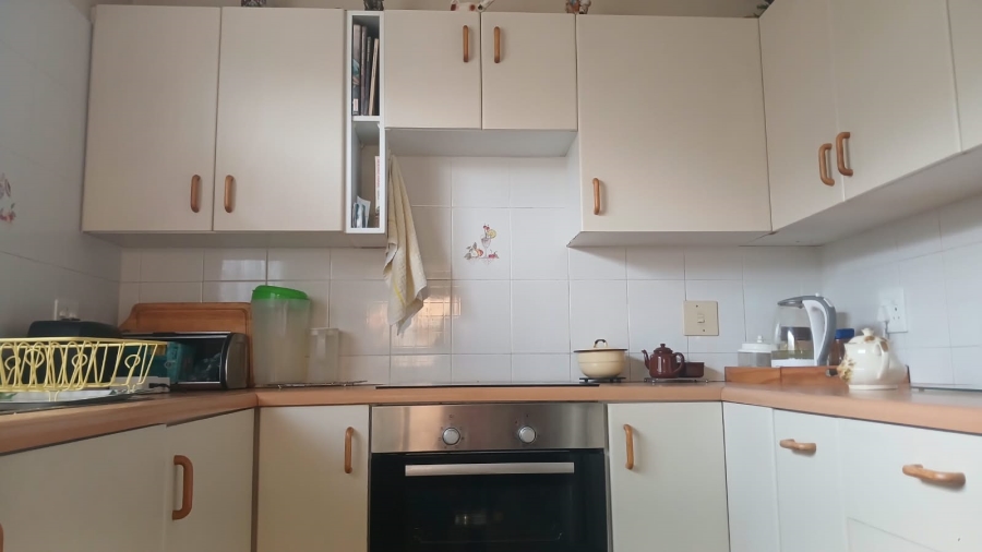 To Let 3 Bedroom Property for Rent in Beyerspark Gauteng