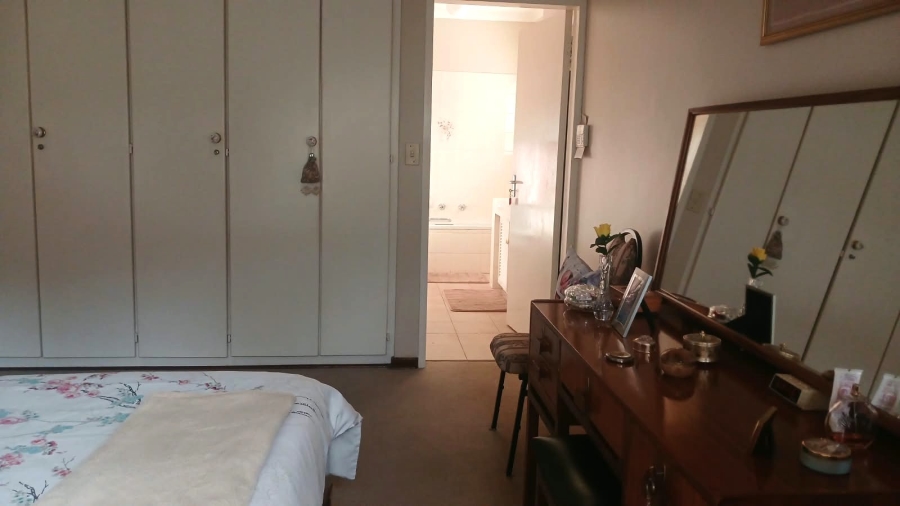 To Let 3 Bedroom Property for Rent in Beyerspark Gauteng