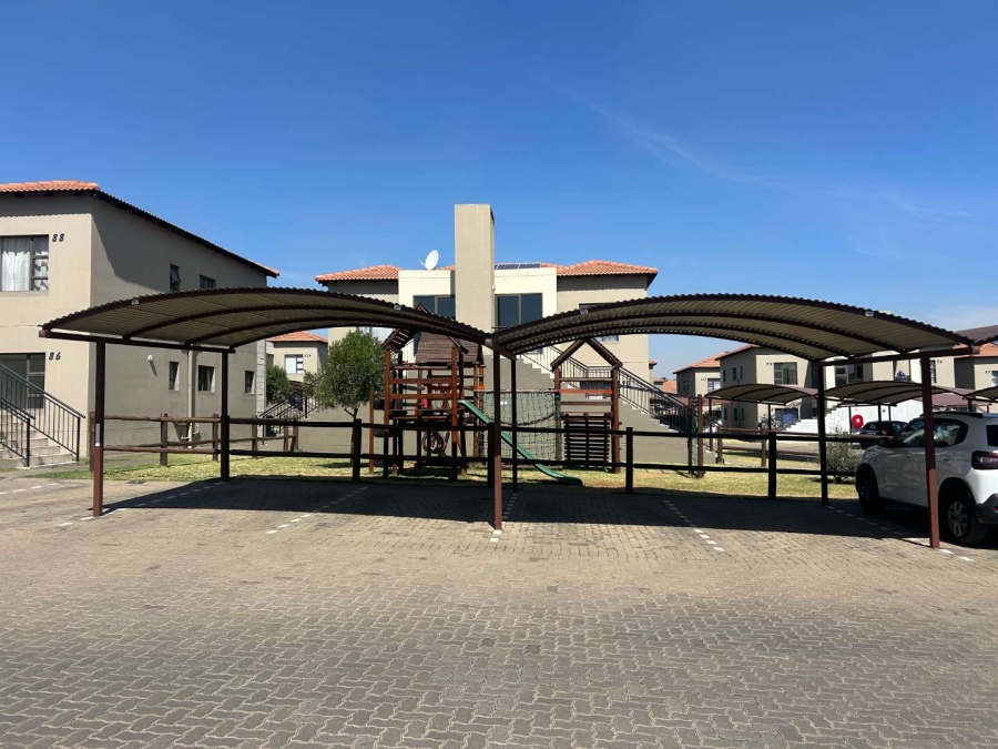 2 Bedroom Property for Sale in Goedeburg Gauteng