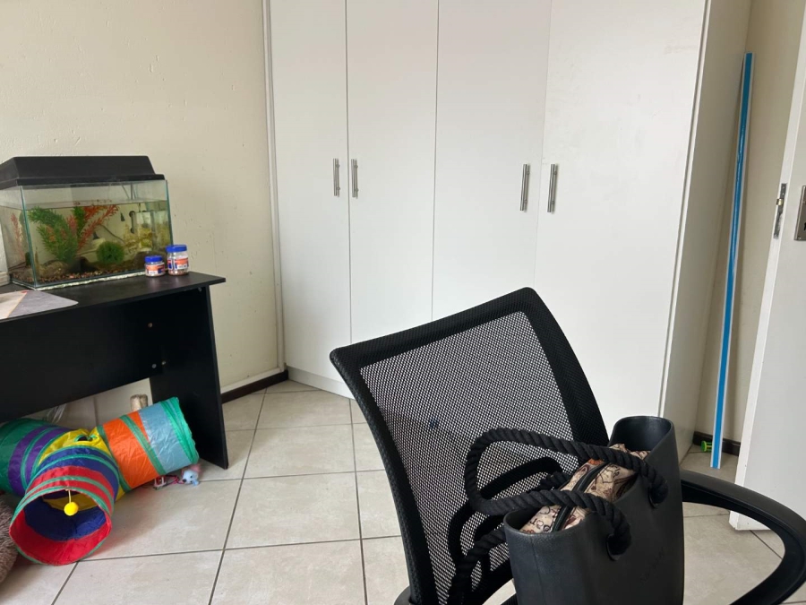 2 Bedroom Property for Sale in Goedeburg Gauteng