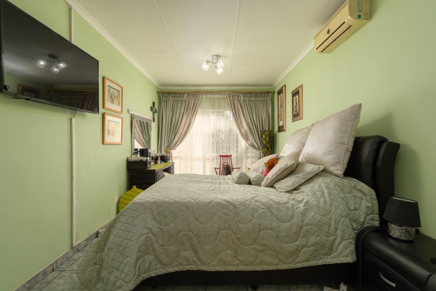 4 Bedroom Property for Sale in Verwoerdpark Gauteng