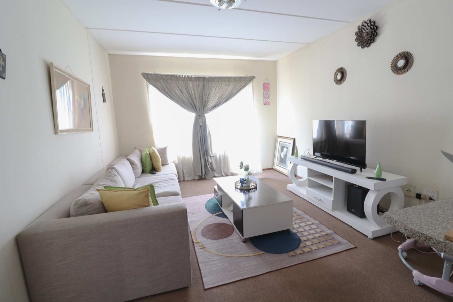 1 Bedroom Property for Sale in Kleinfontein Gauteng