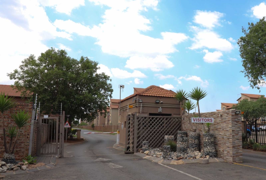 1 Bedroom Property for Sale in Kleinfontein Gauteng